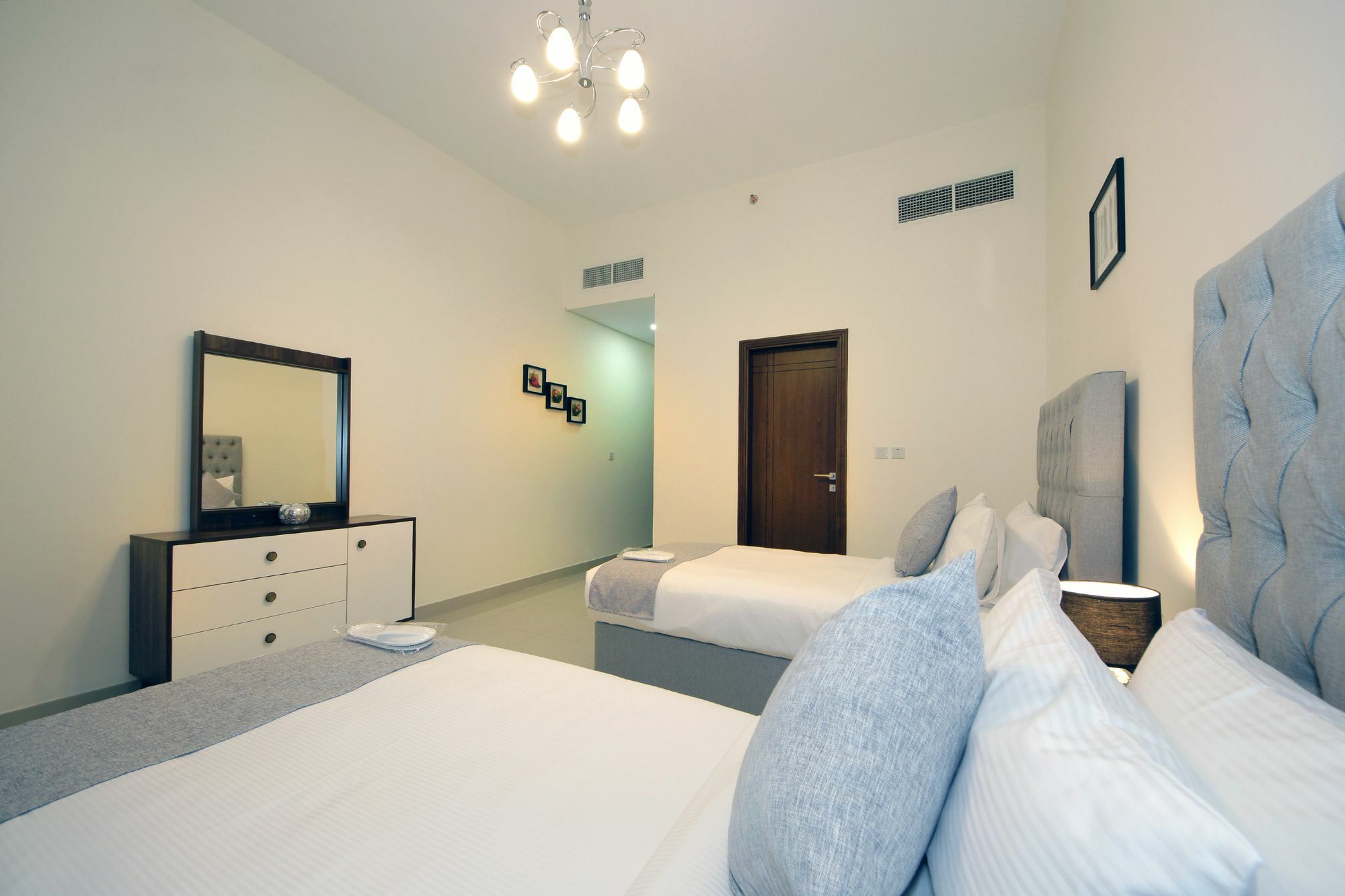 Spacious 2 Bedroom In Al Telal 11, Al Barsha 1 Dubaj Kültér fotó